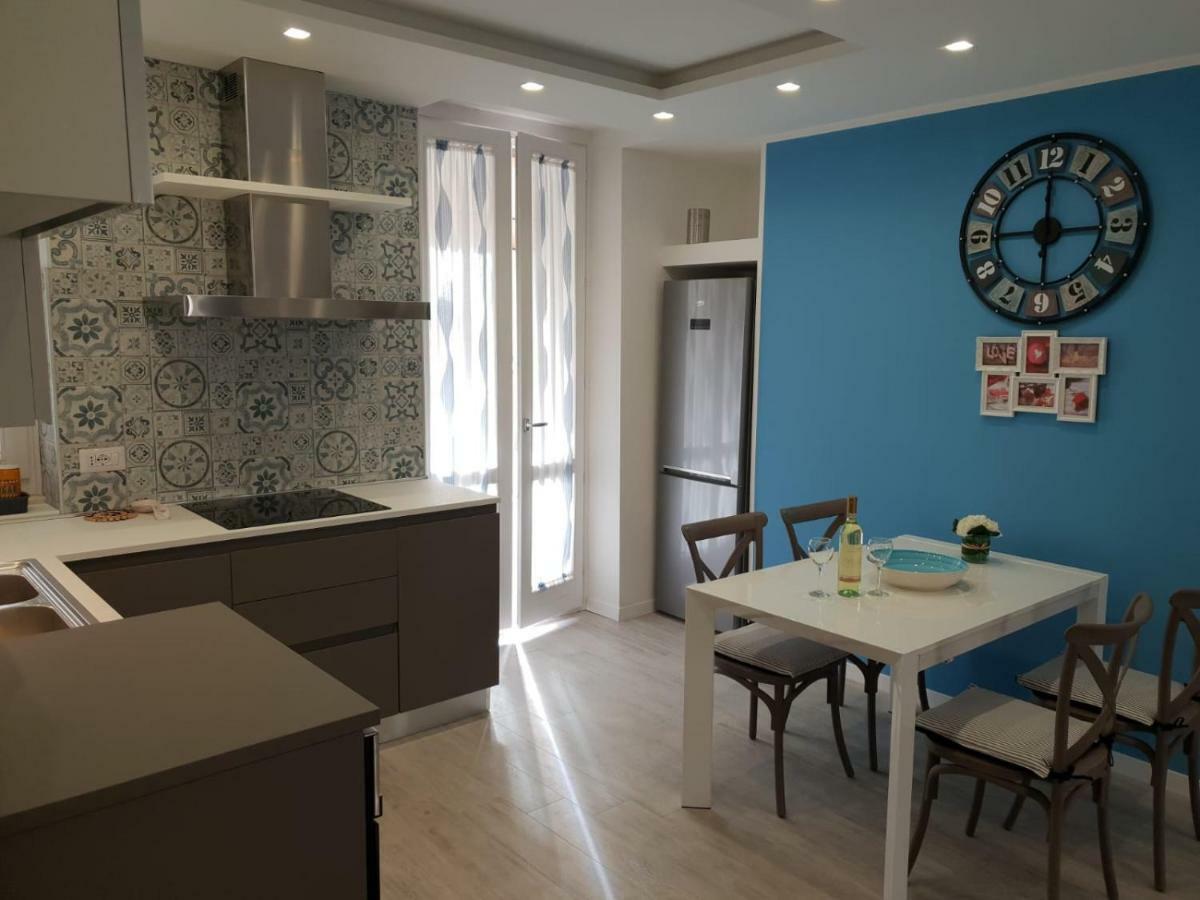 Appartamento Roberto House Fertilia Bagian luar foto