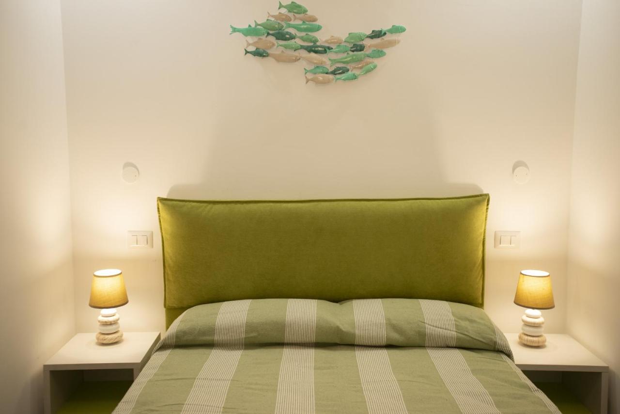 Appartamento Roberto House Fertilia Bagian luar foto
