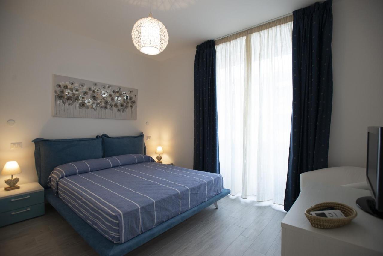 Appartamento Roberto House Fertilia Bagian luar foto