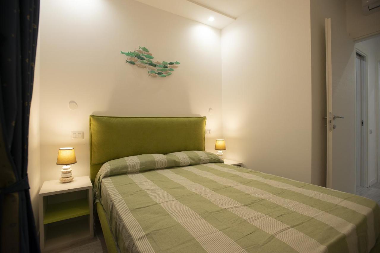 Appartamento Roberto House Fertilia Bagian luar foto
